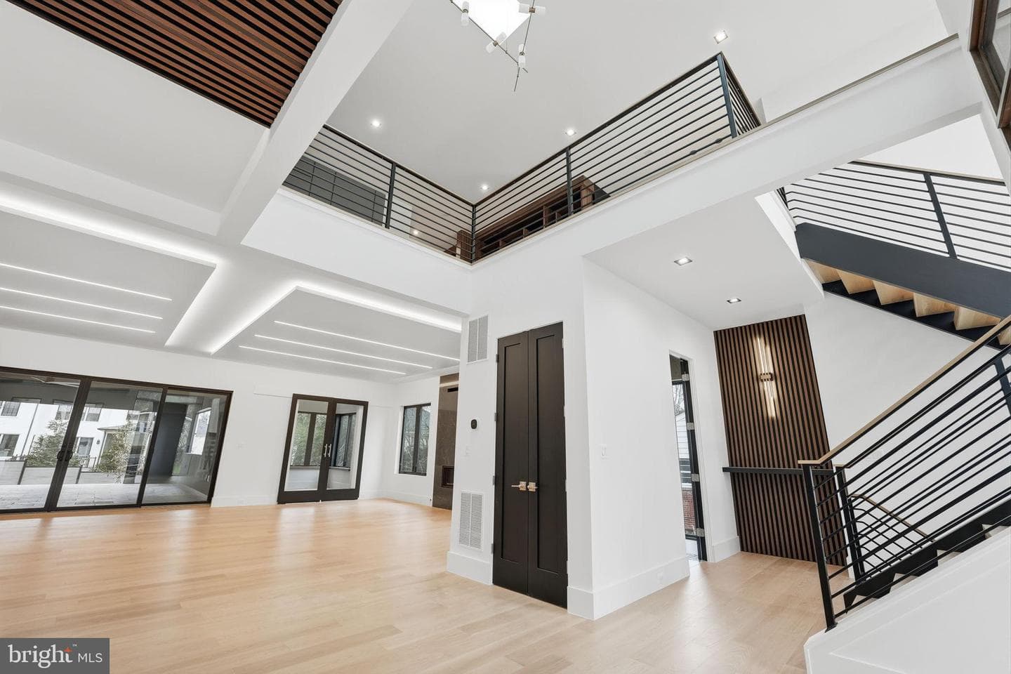 6910 Bright Avenue photo 23