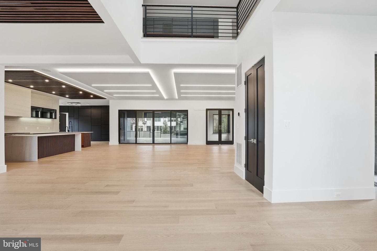 6910 Bright Avenue photo 25
