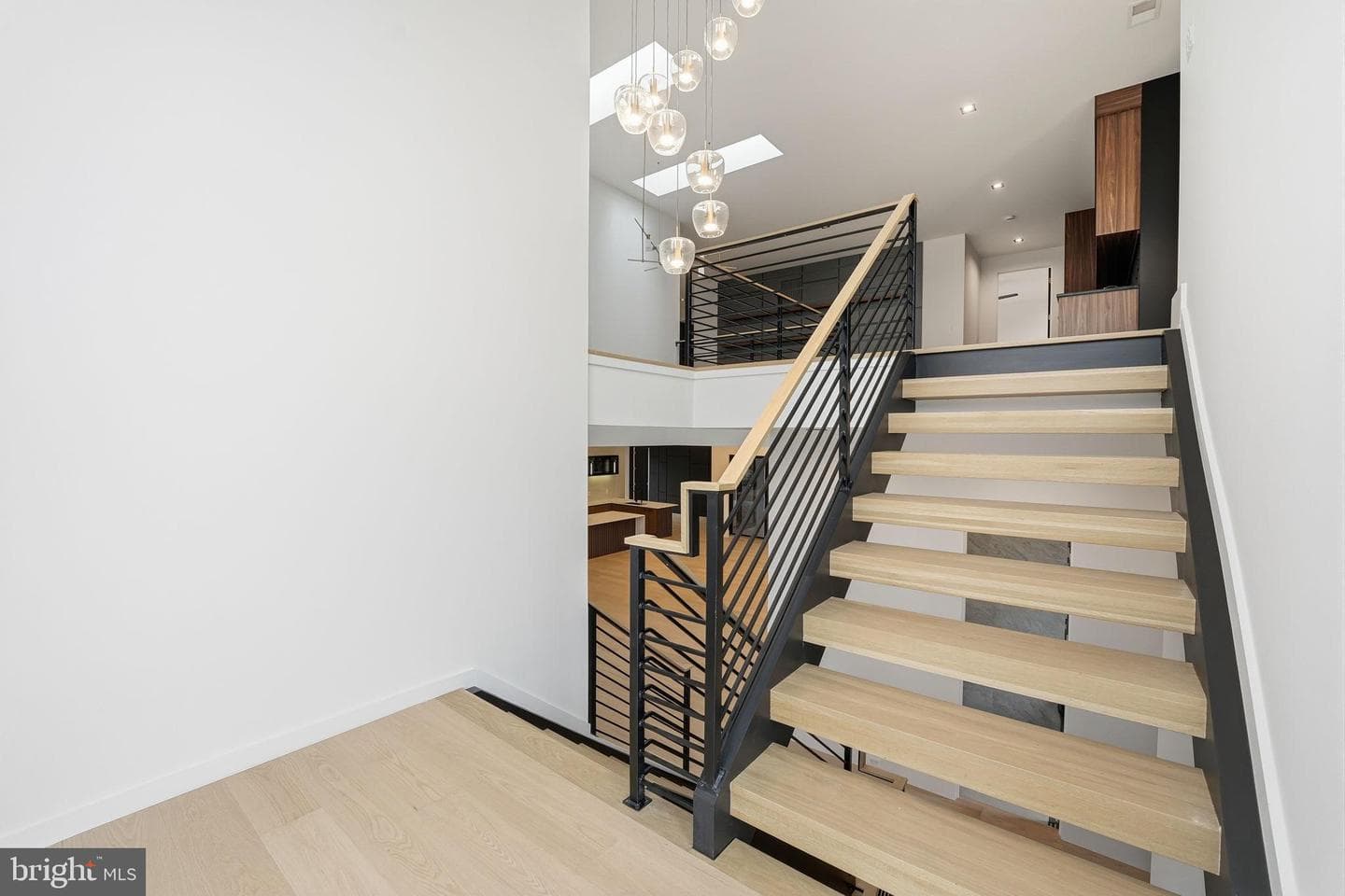 6910 Bright Avenue photo 49