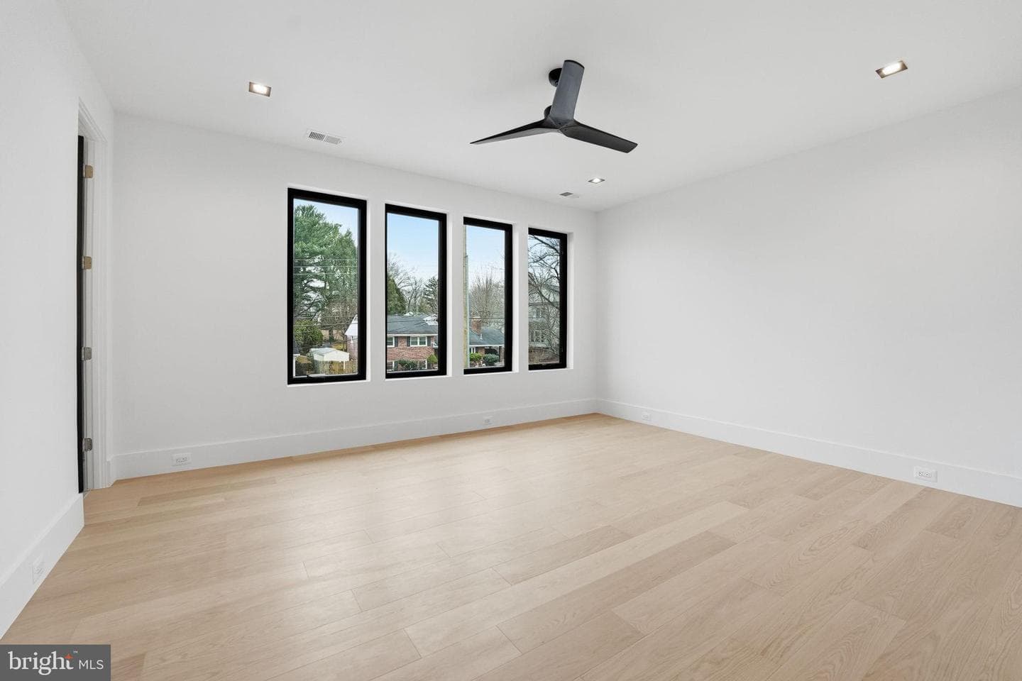 6910 Bright Avenue photo 61