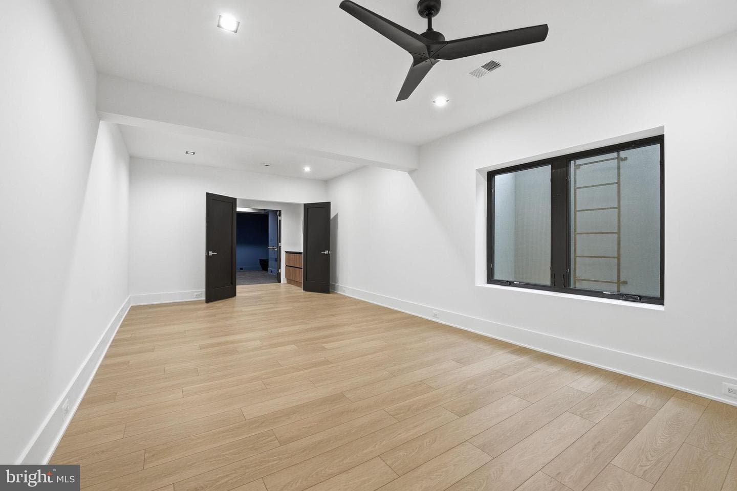 6910 Bright Avenue photo 91