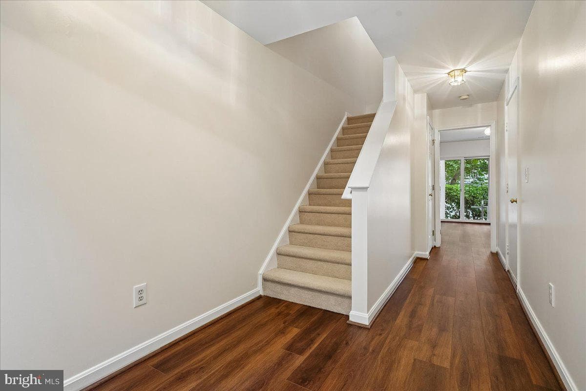 1711 Blue Flint Court photo 8