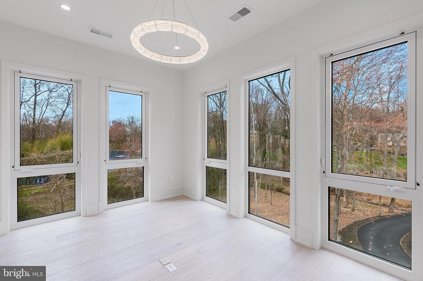 8757 Brook Road photo 29