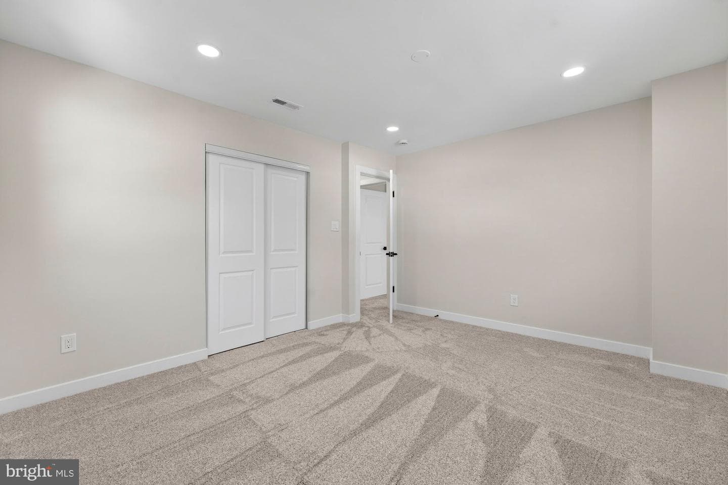 8612 Cottage Street photo 34