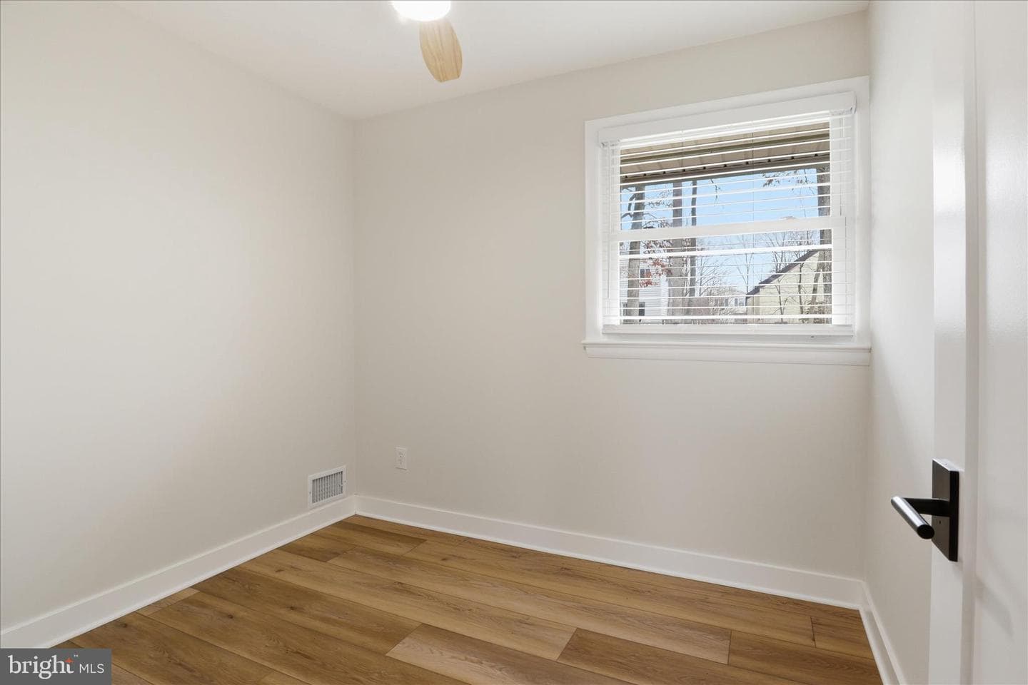 14801 Carlbern Drive photo 20