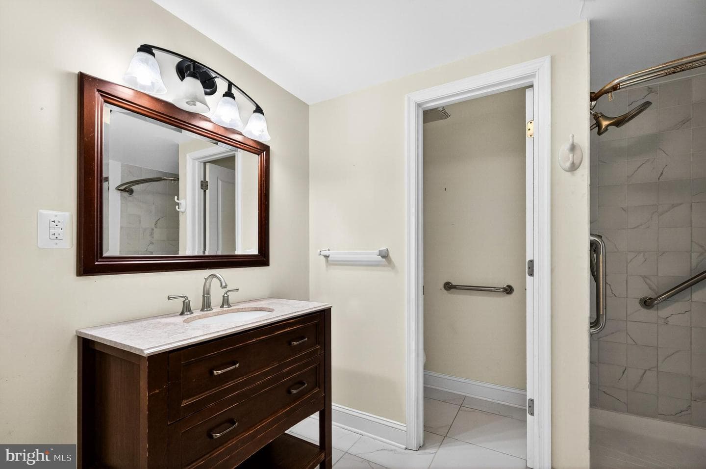 7909 Fairfax Road photo 12