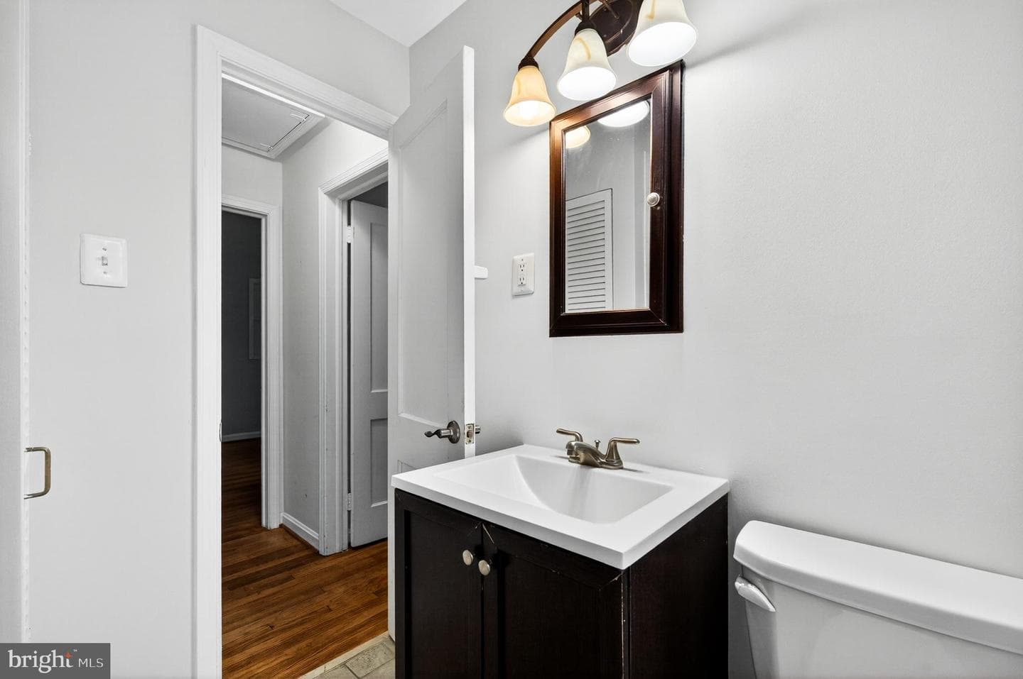 7909 Fairfax Road photo 29