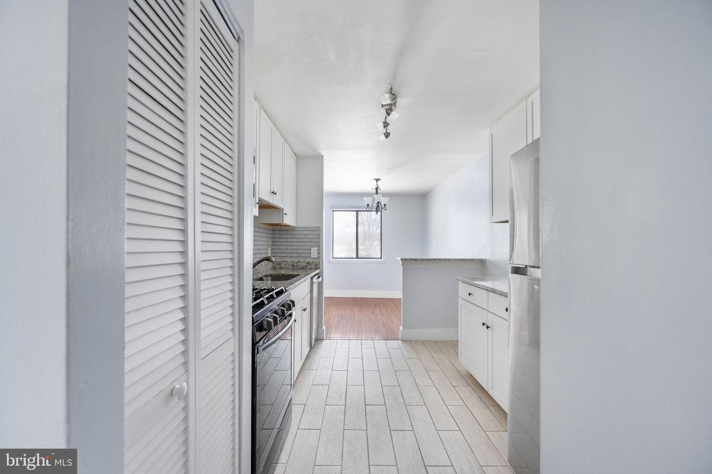 2844 Dover Lane #302 photo 12