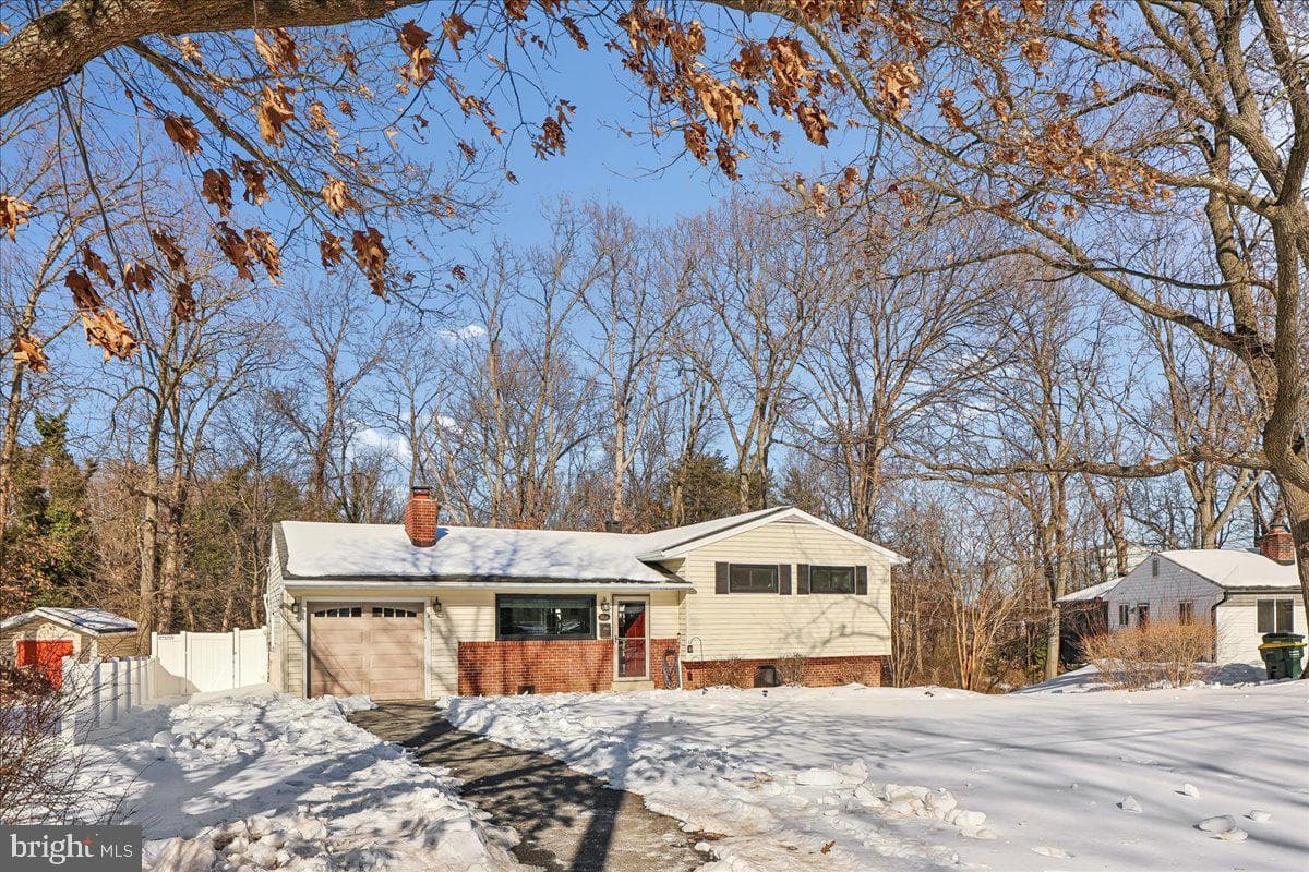 6816 Mayo Court photo 2