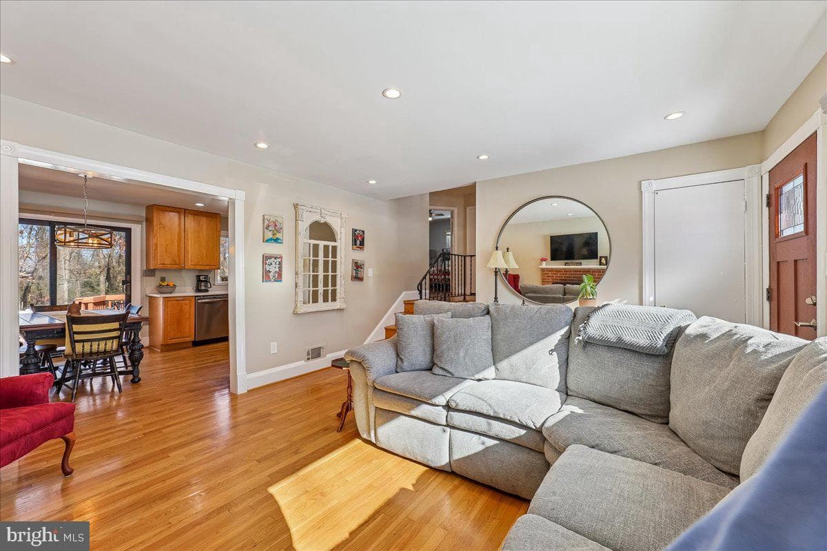6816 Mayo Court photo 20