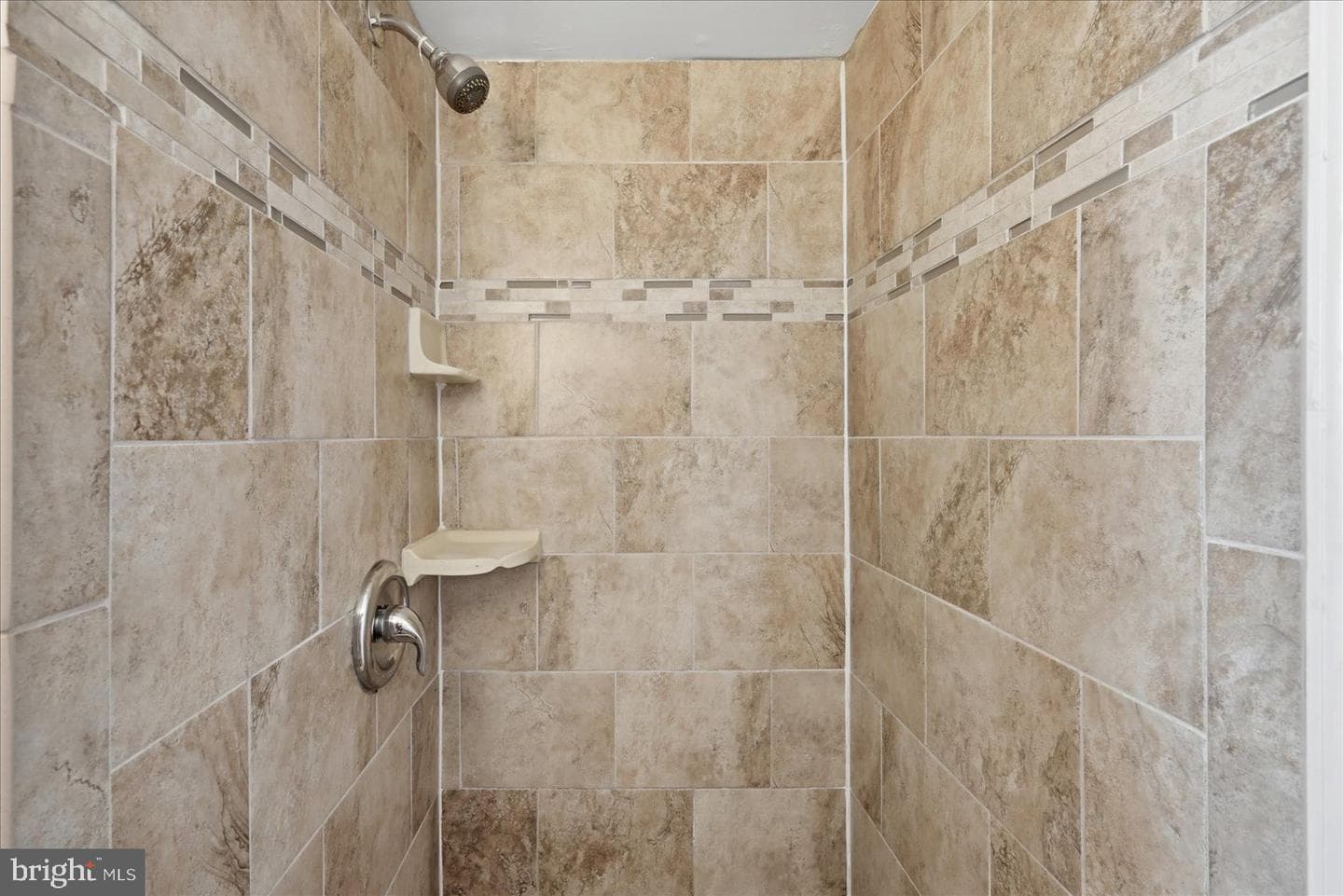 6020 Amherst Avenue photo 29