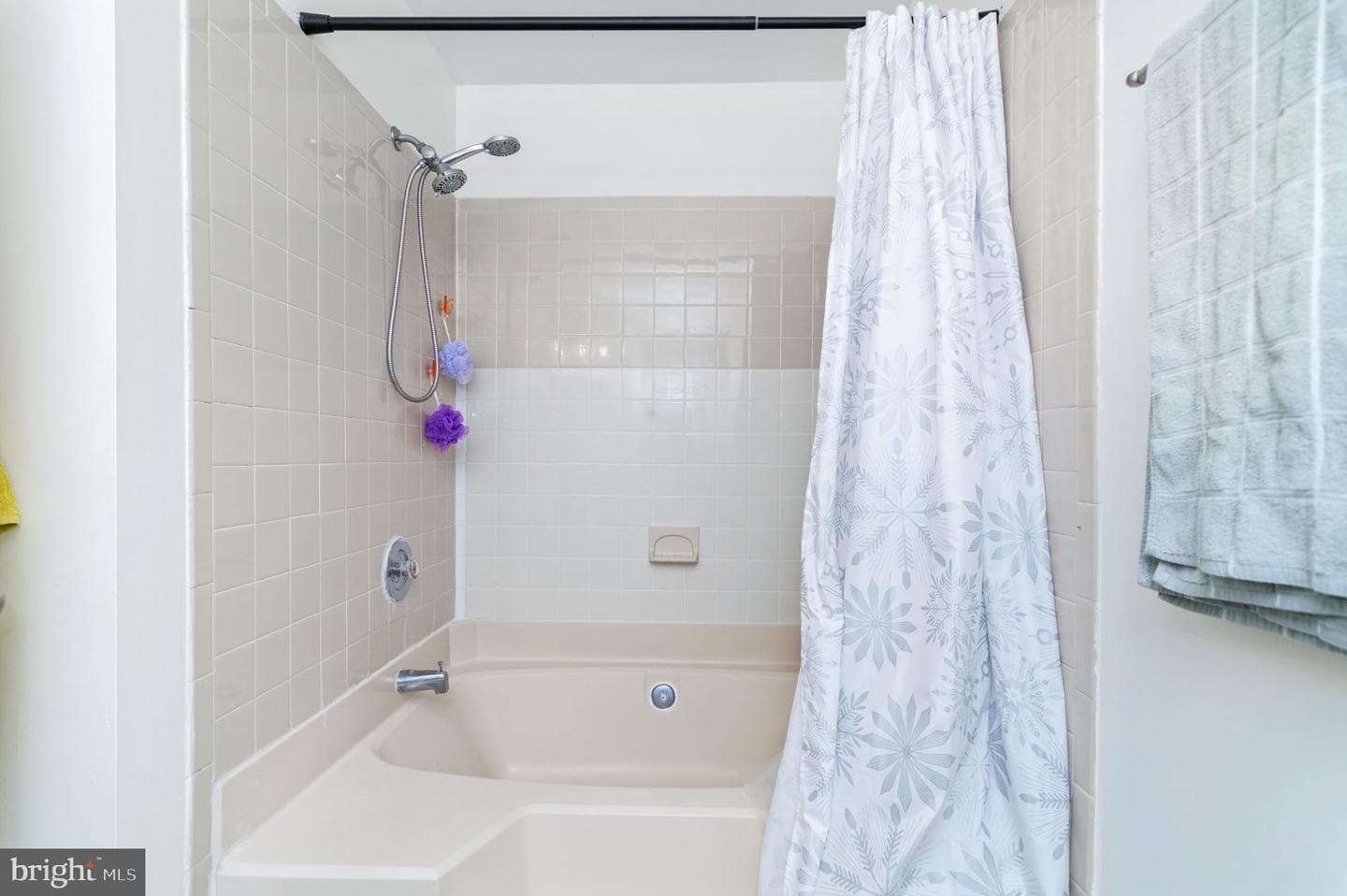 8610 Beekman Place #10d photo 15