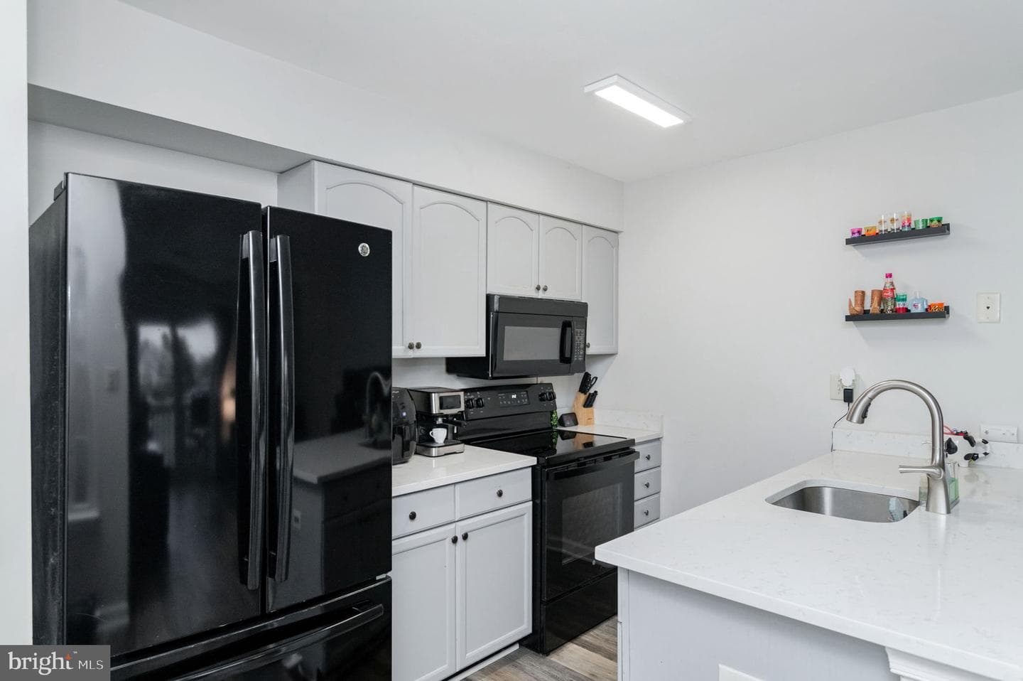 8610 Beekman Place #10d photo 9