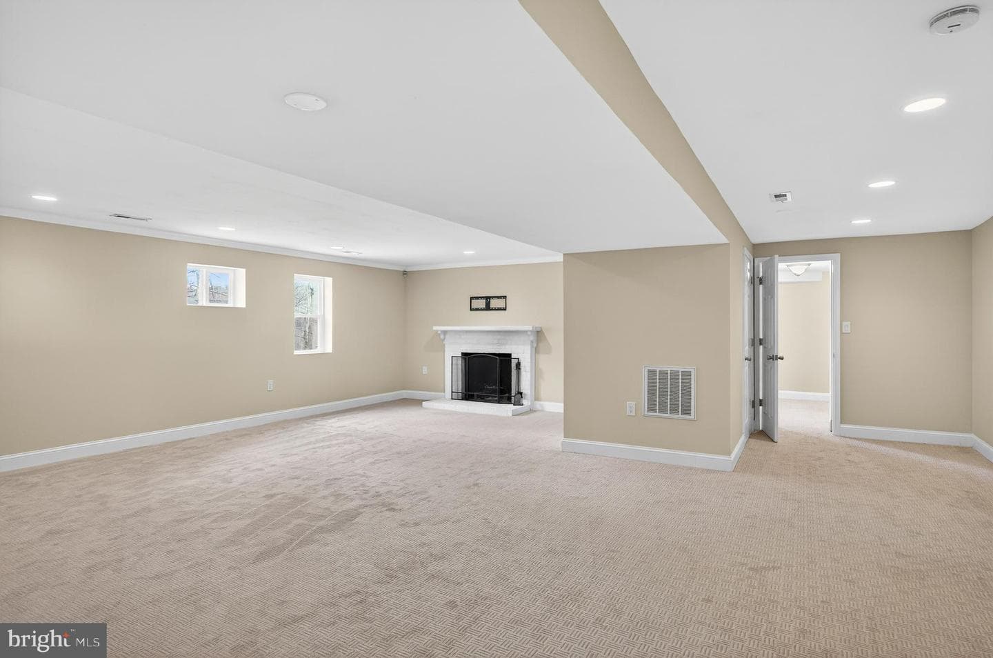 6351 Montrose Street photo 48