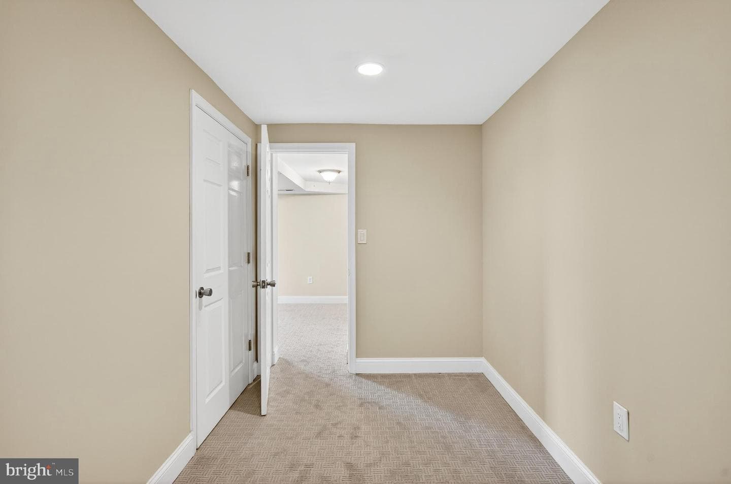 6351 Montrose Street photo 54