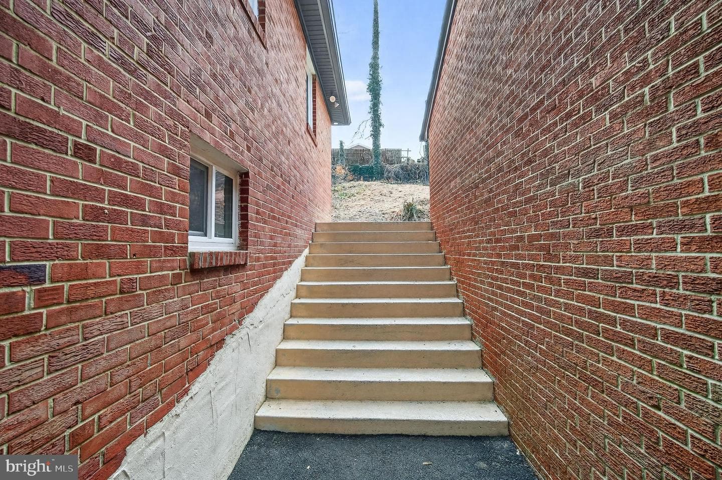 6351 Montrose Street photo 8