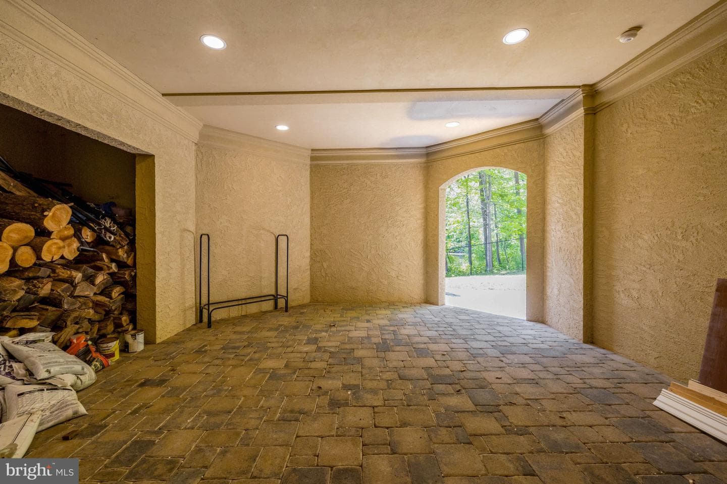 608 Kentland Drive photo 86