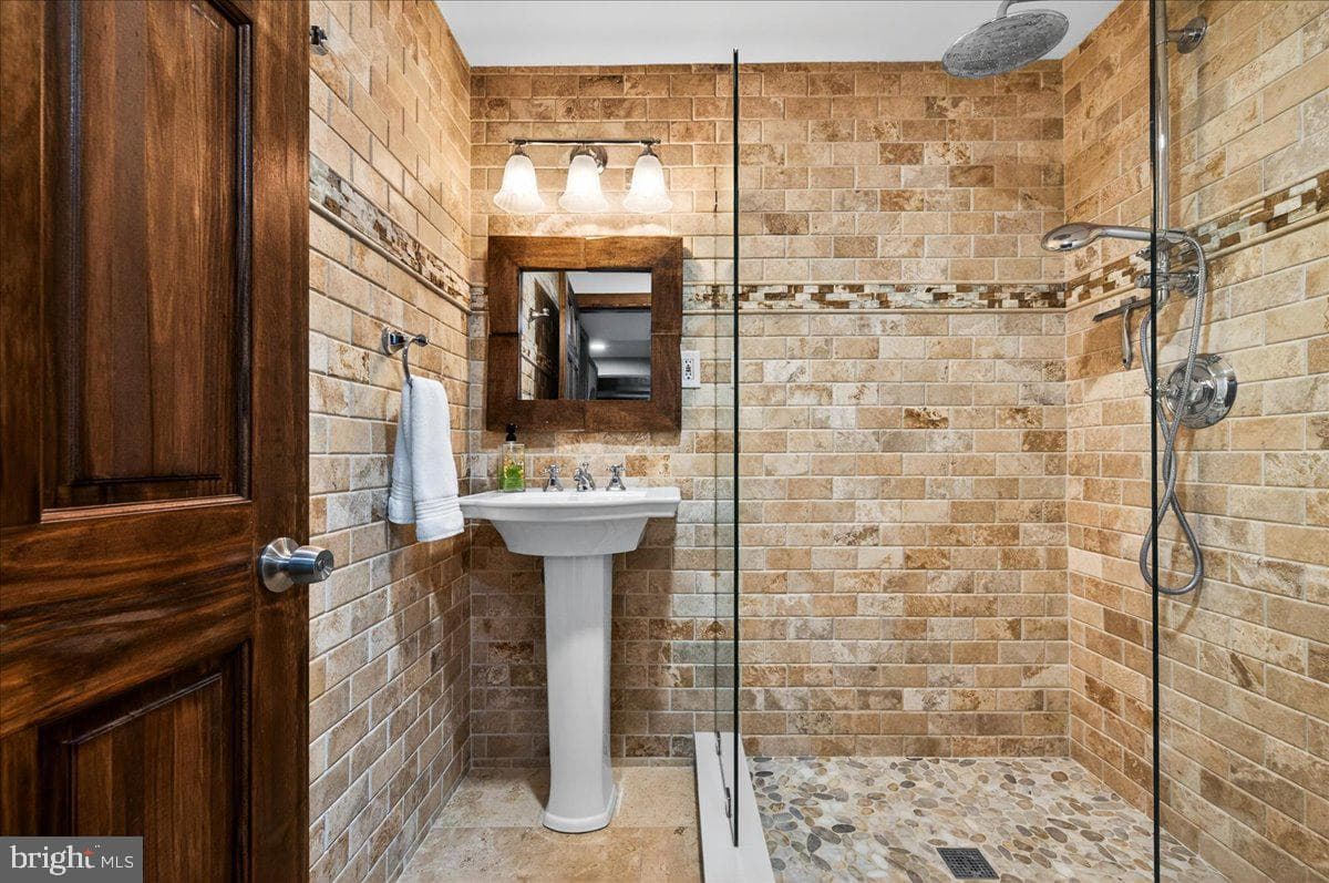 8014 Grandview Court photo 41