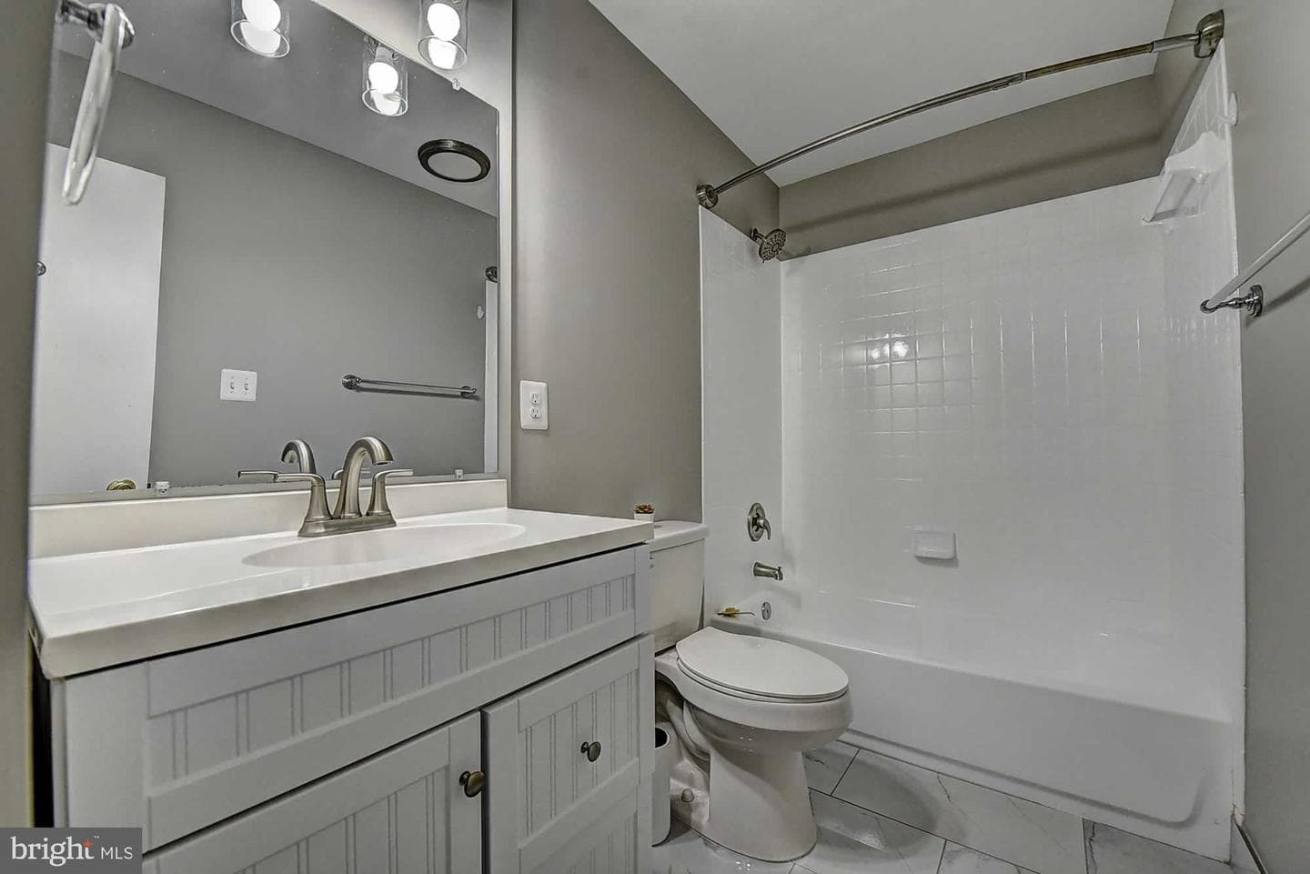 2226 Gunsmith Square photo 23