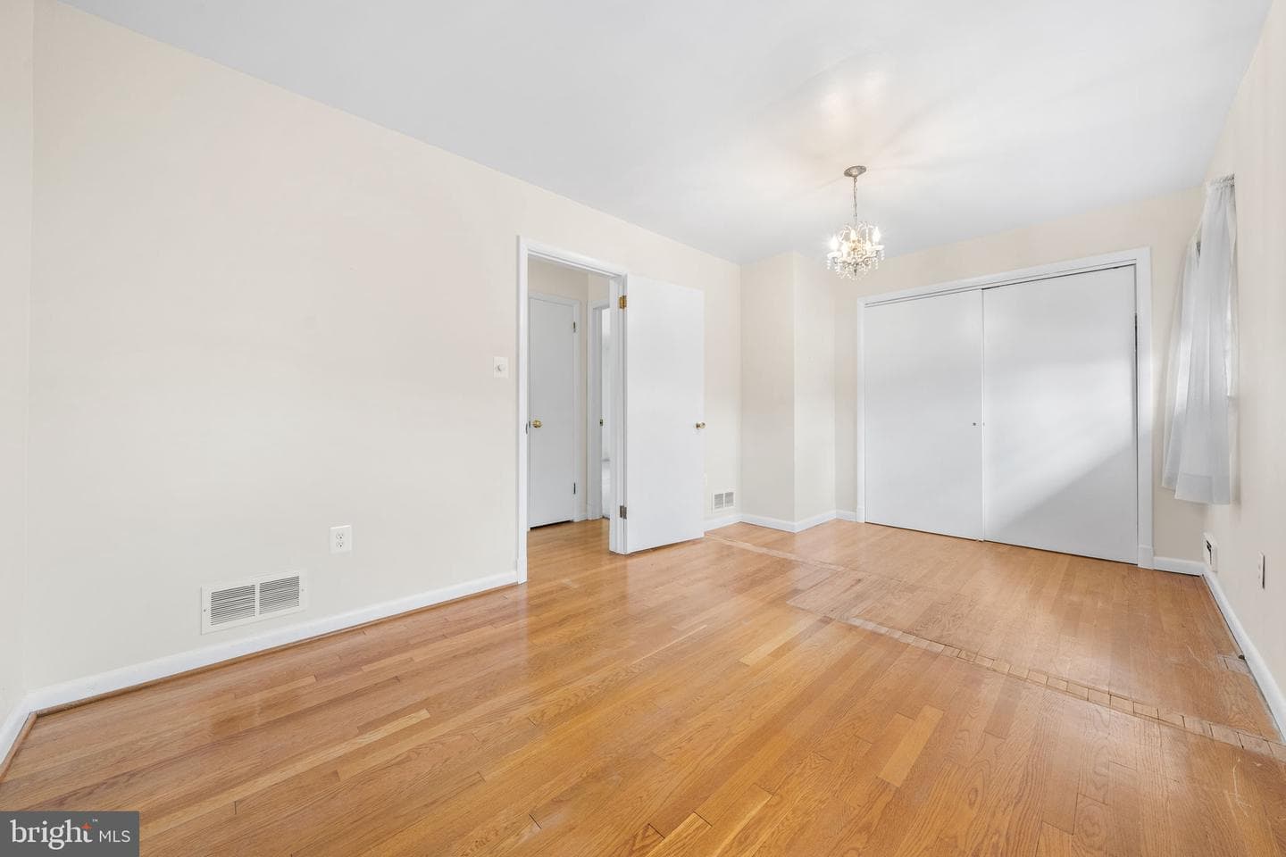 1806 Lansing Court photo 28