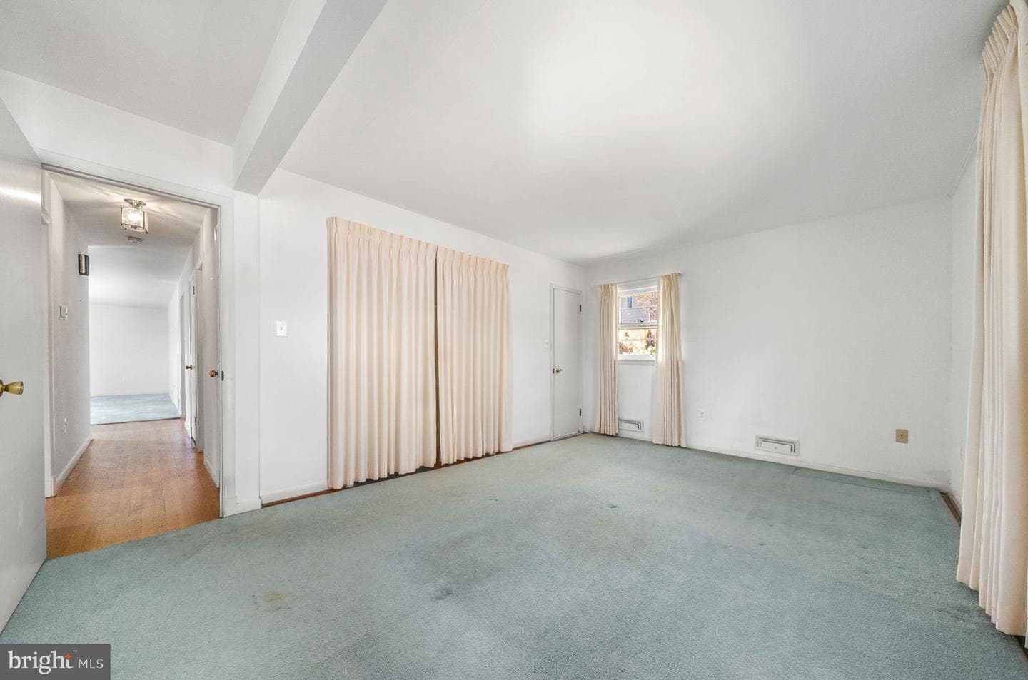 1806 Lansing Court photo 36