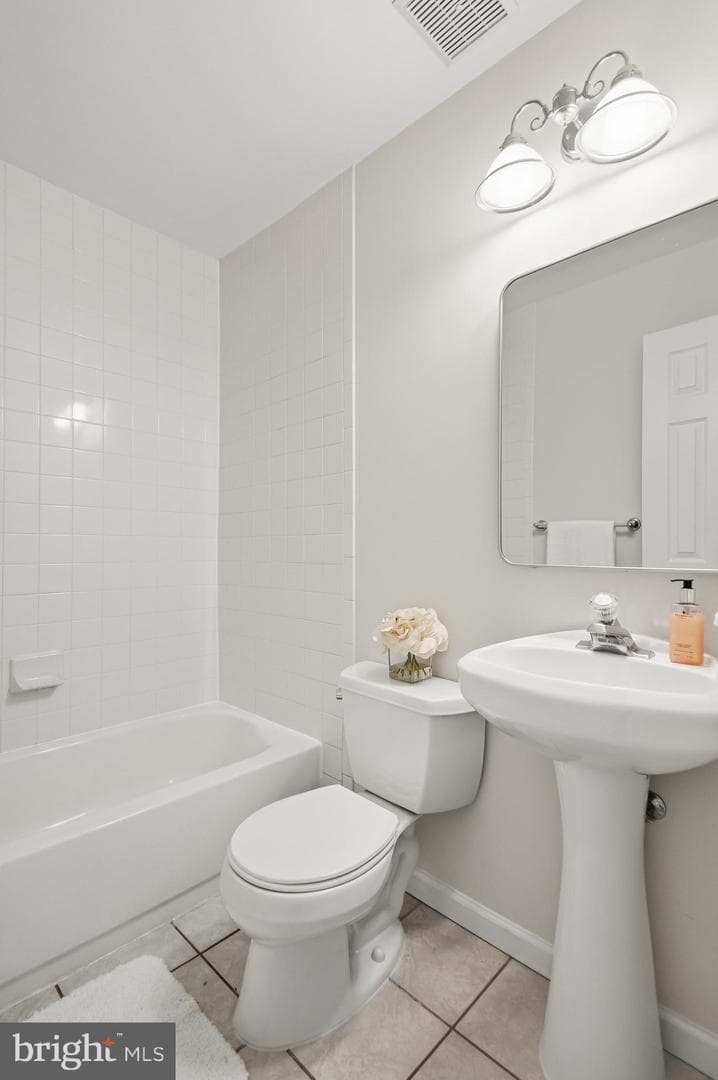 14843 Leicester Court photo 11