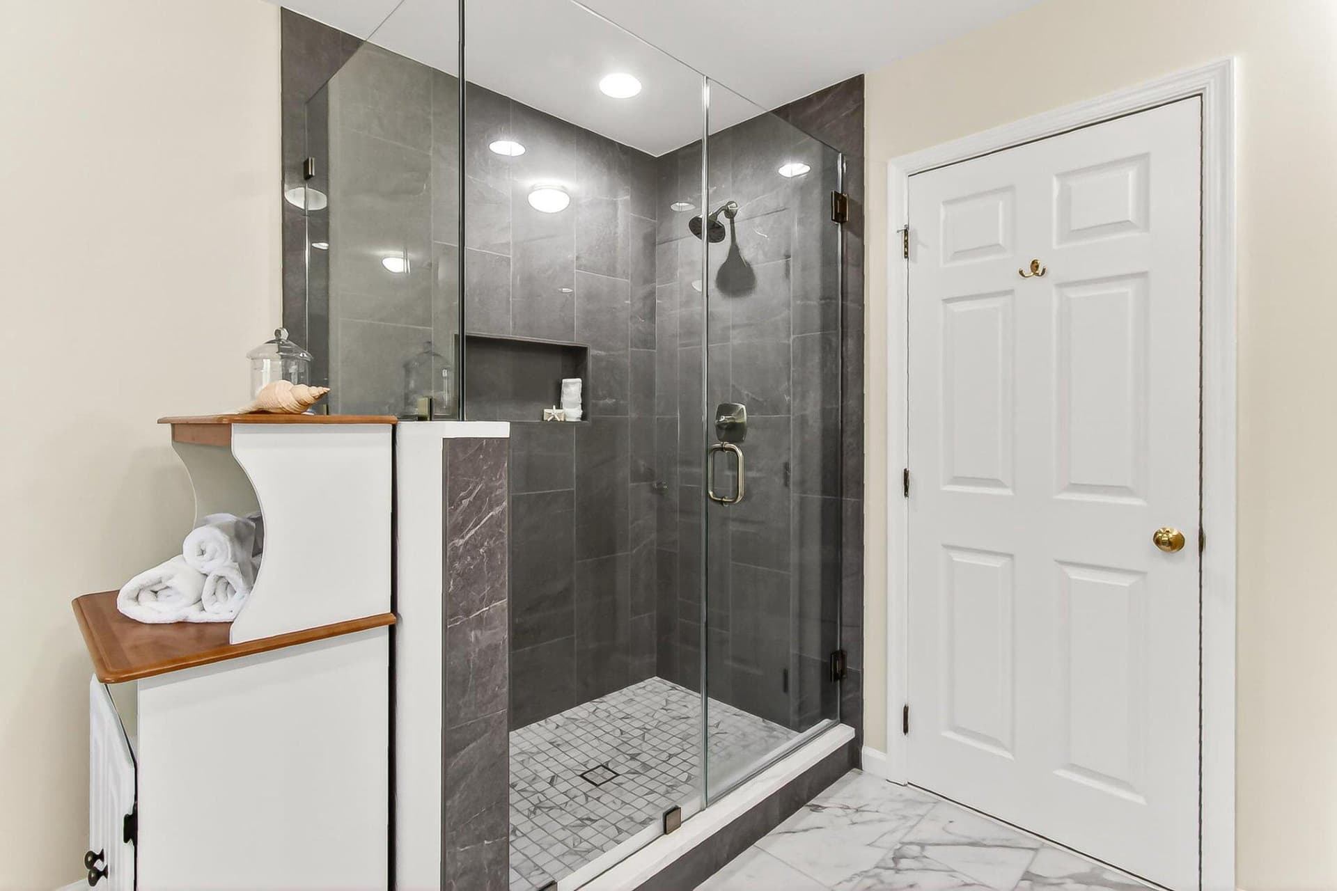 8004 Hollington Place photo 35