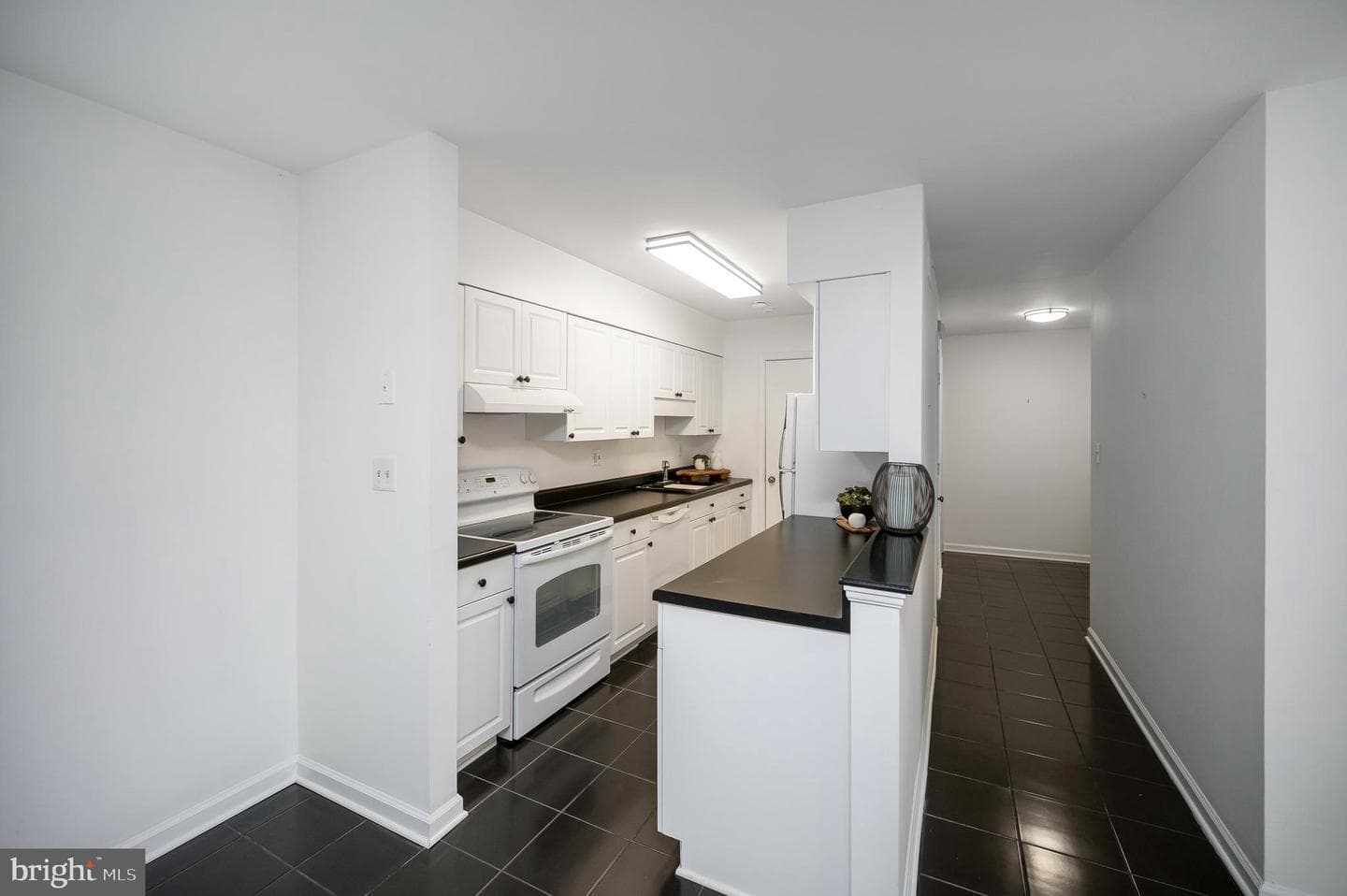 5902-B Queenston Street #505 photo 13
