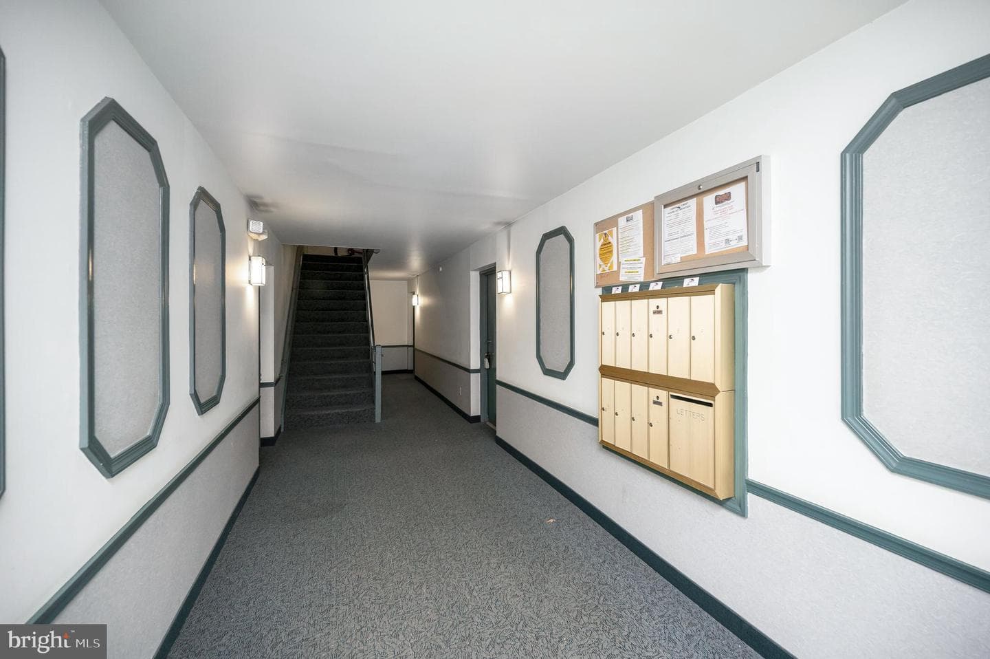 5902-B Queenston Street #505 photo 30