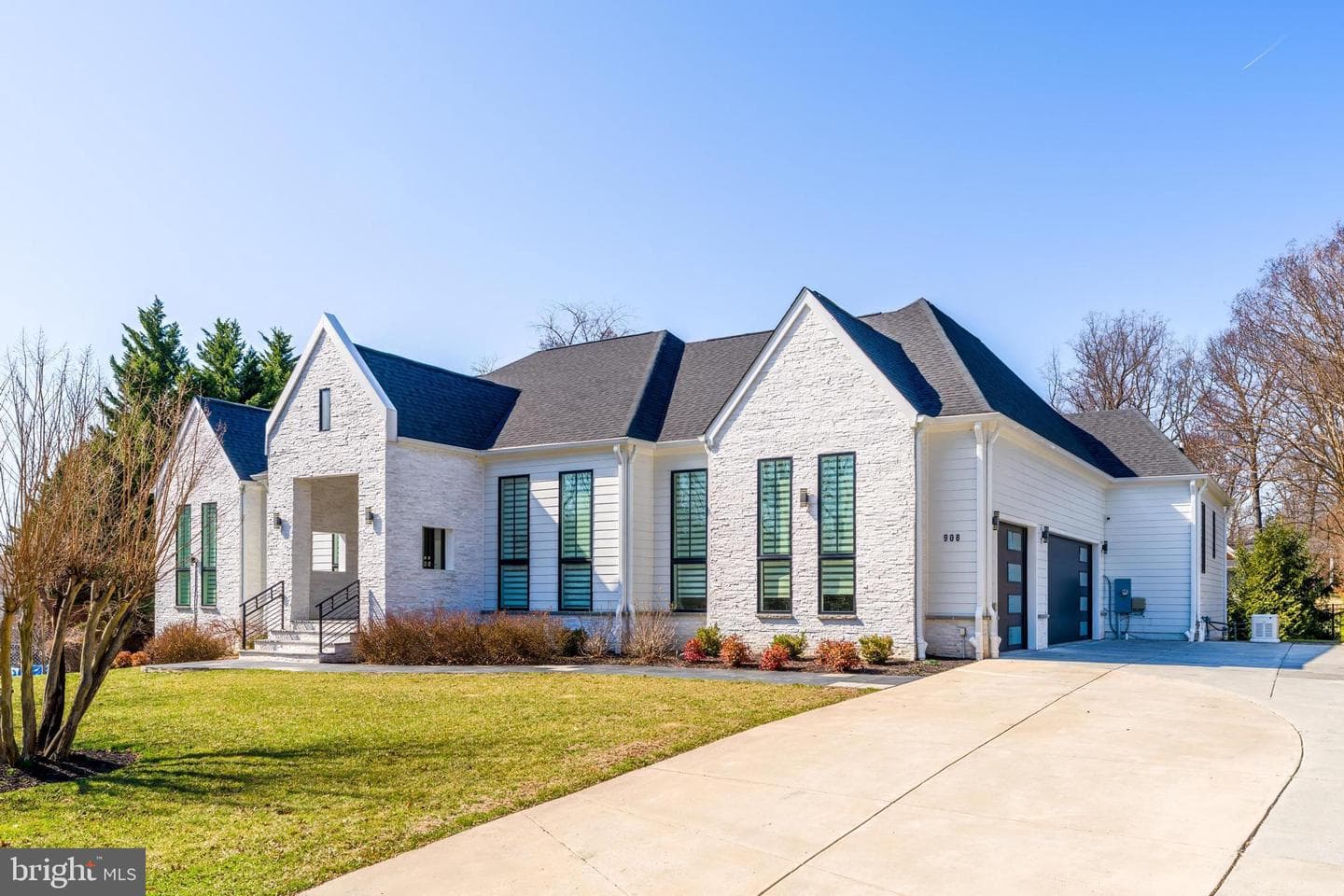 908 Walker Road photo 2