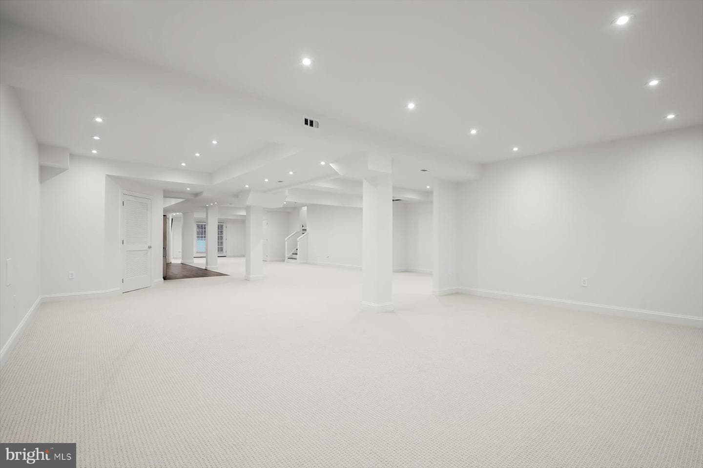 1404 Wynhurst Lane photo 29