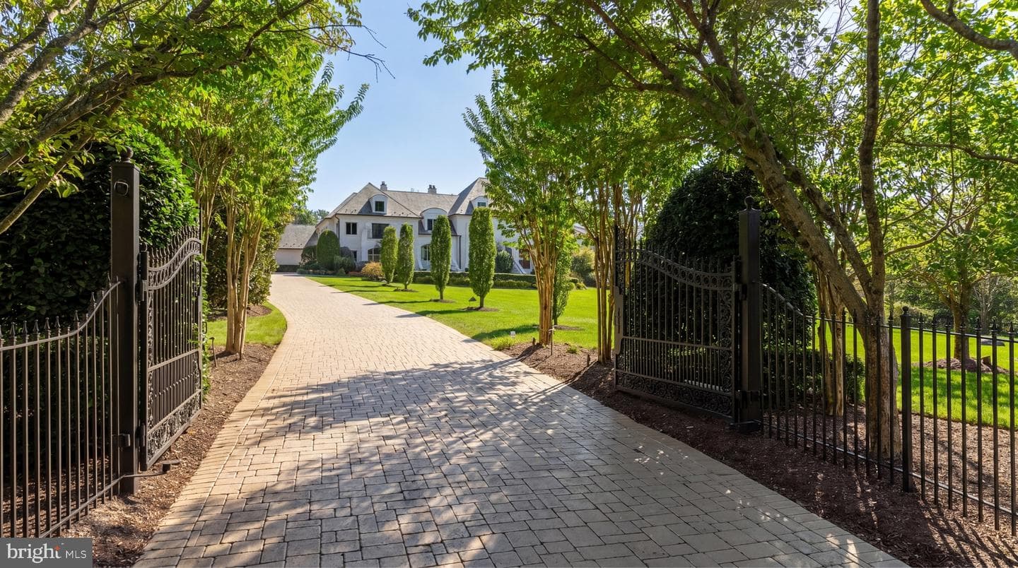 1521 Hunter Mill Road, Vienna
