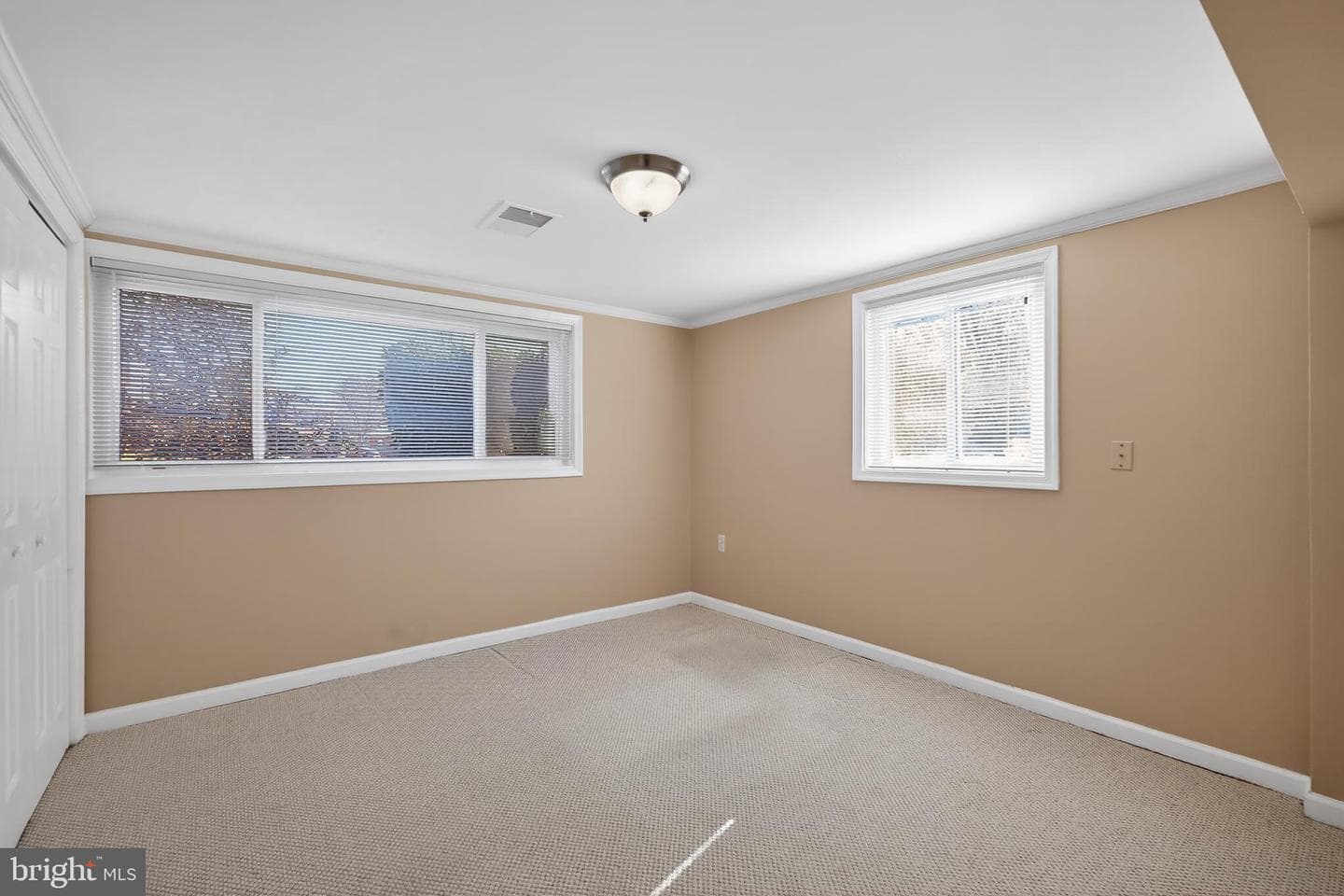 3164 Patrick Henry Drive photo 17