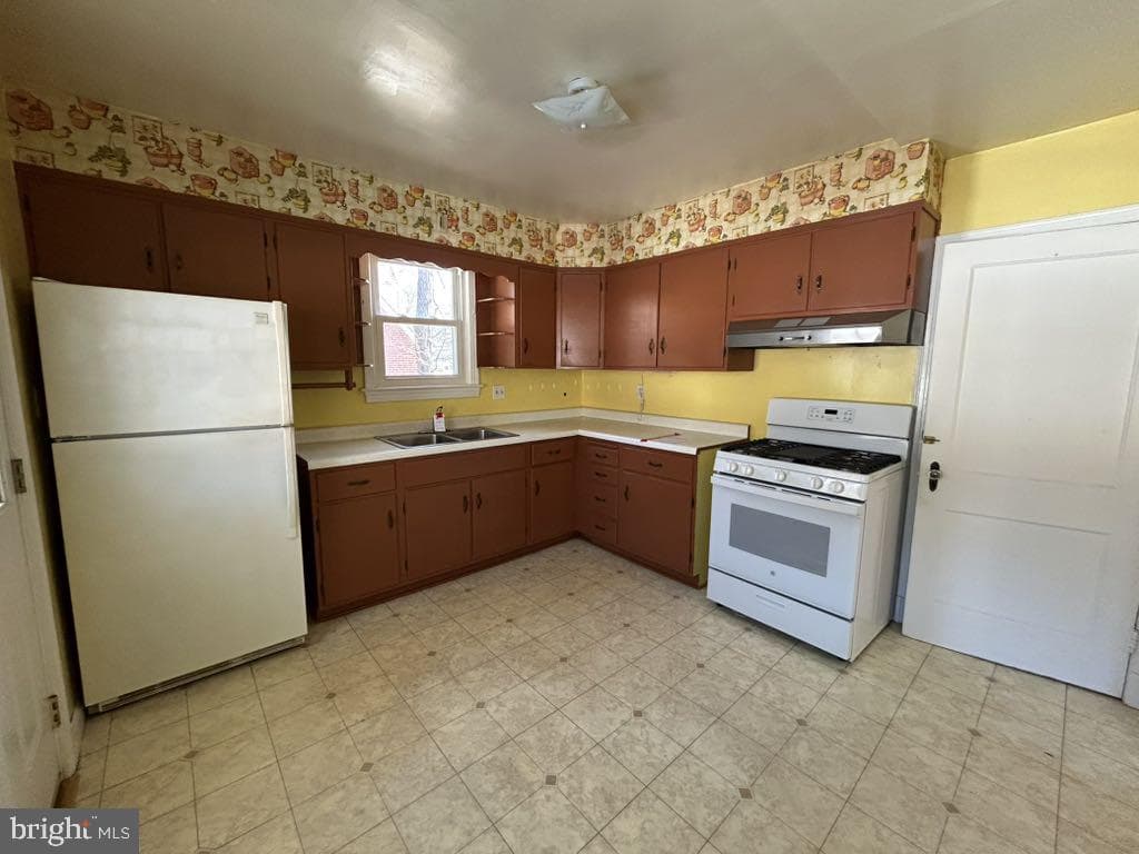 2414 Fairview Drive photo 3