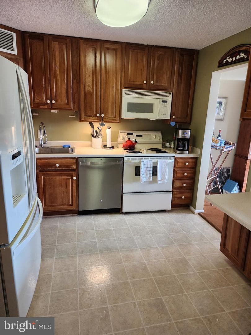 6800 Fleetwood Road #601 photo 24