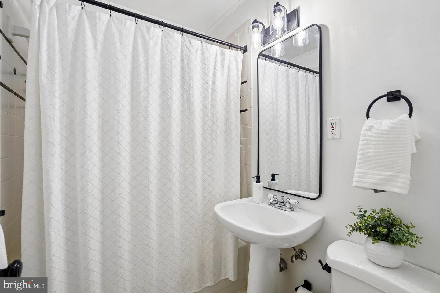 2953 Strathmeade Street photo 34