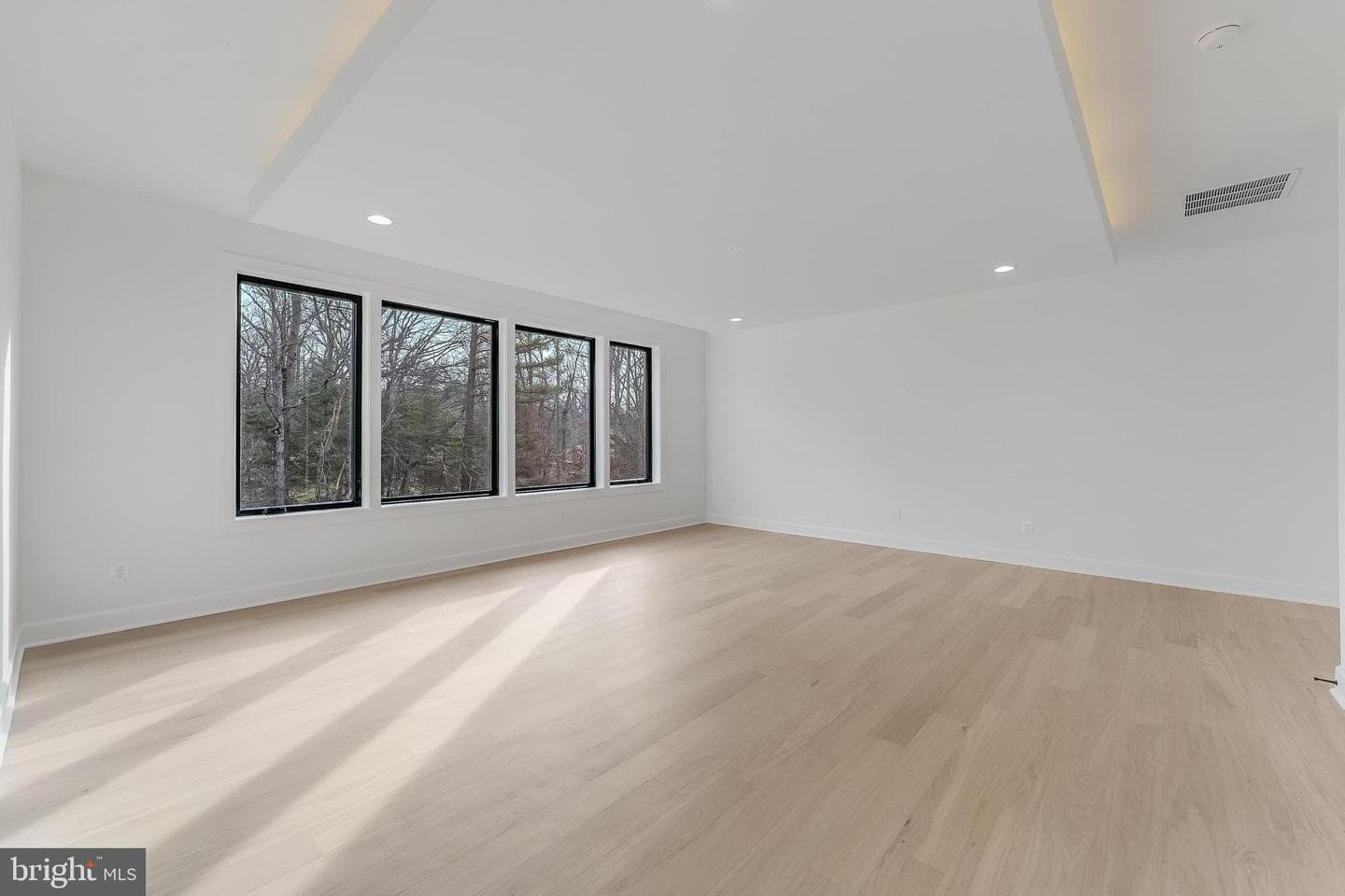 731 Ellsworth Avenue photo 35