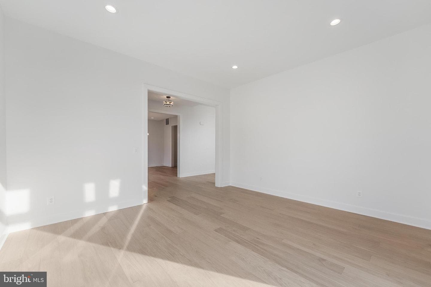 731 Ellsworth Avenue photo 6