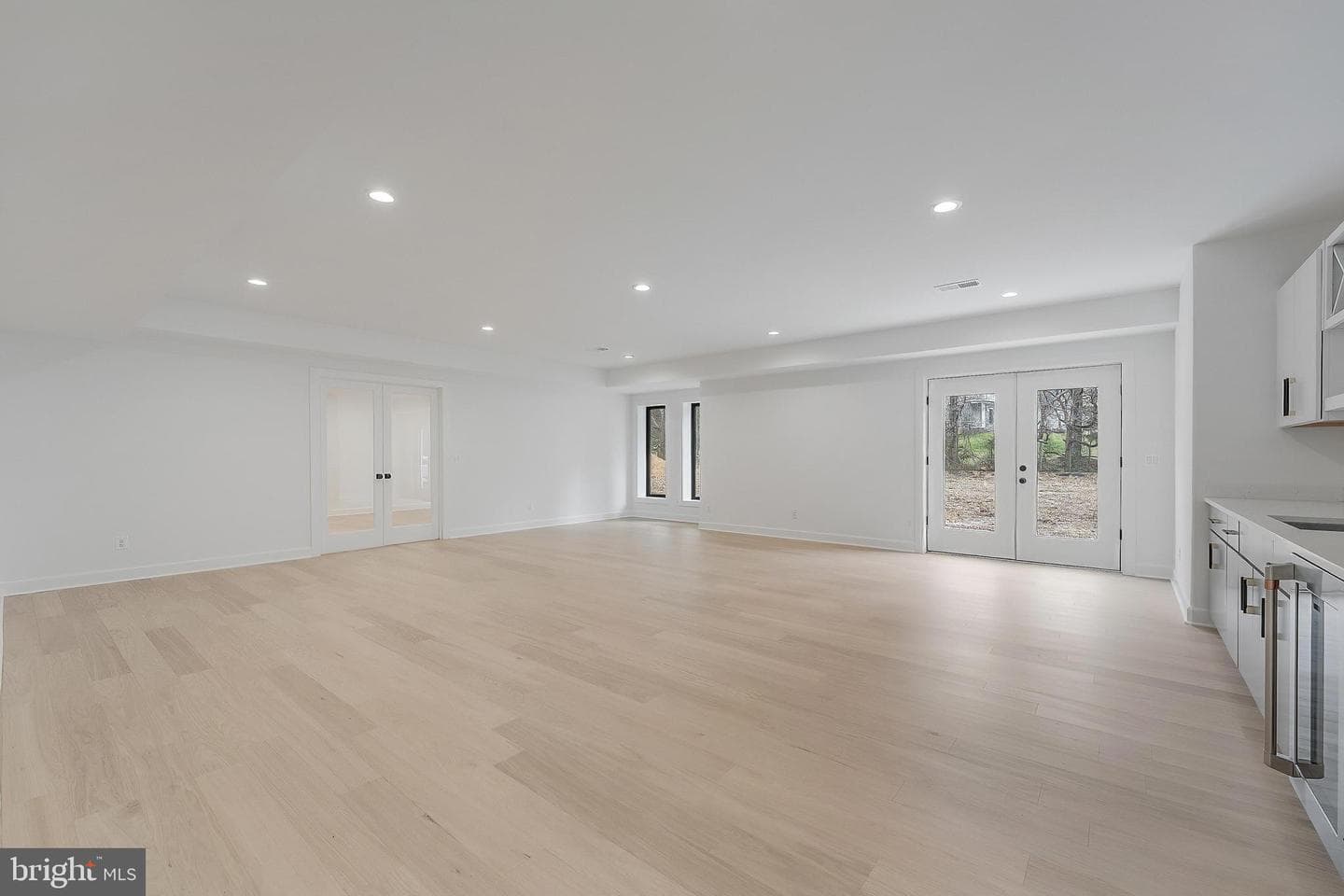 731 Ellsworth Avenue photo 60