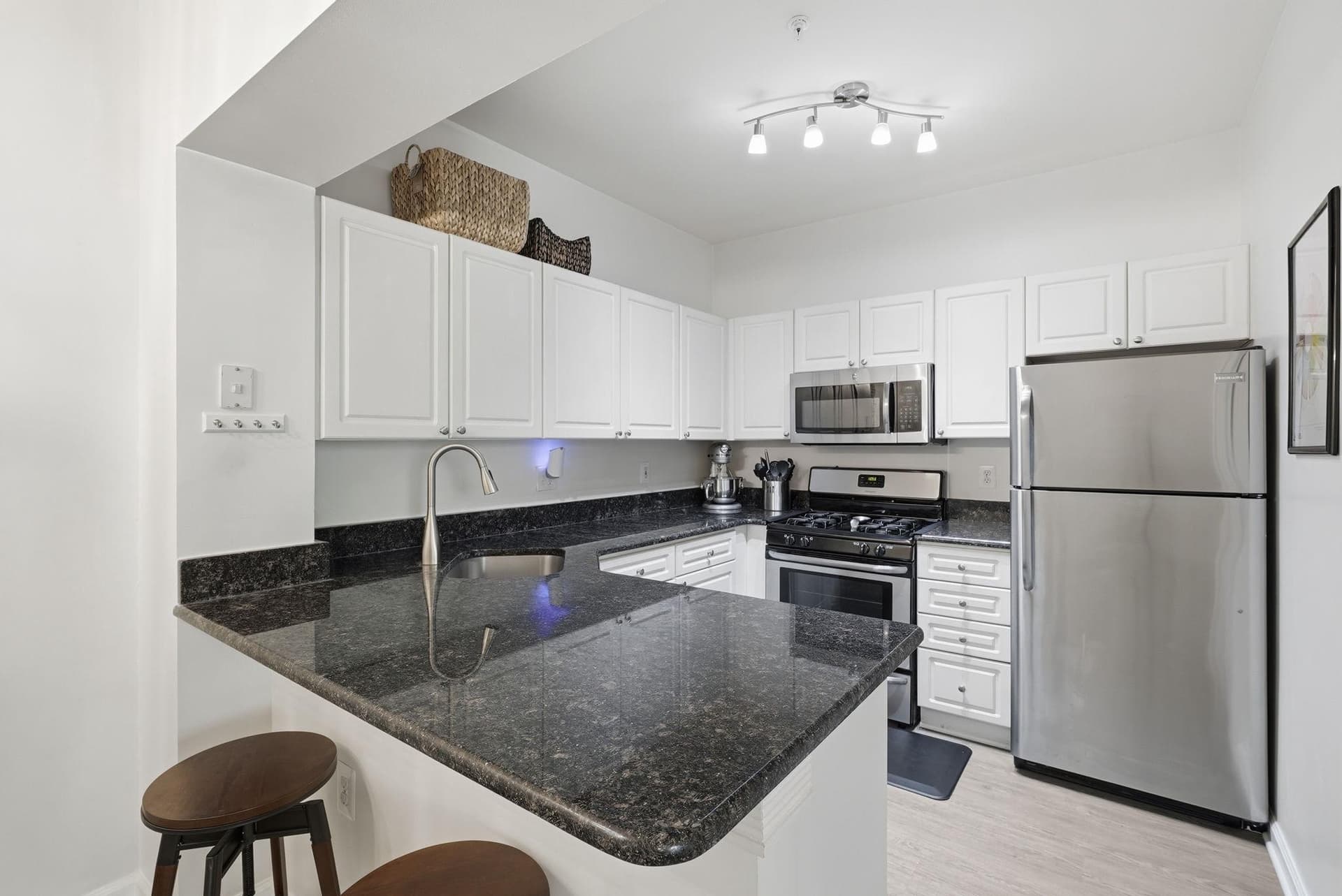 12903 Alton Square #202 photo 6