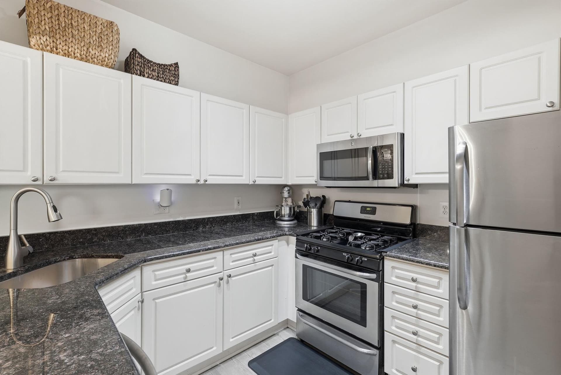 12903 Alton Square #202 photo 7