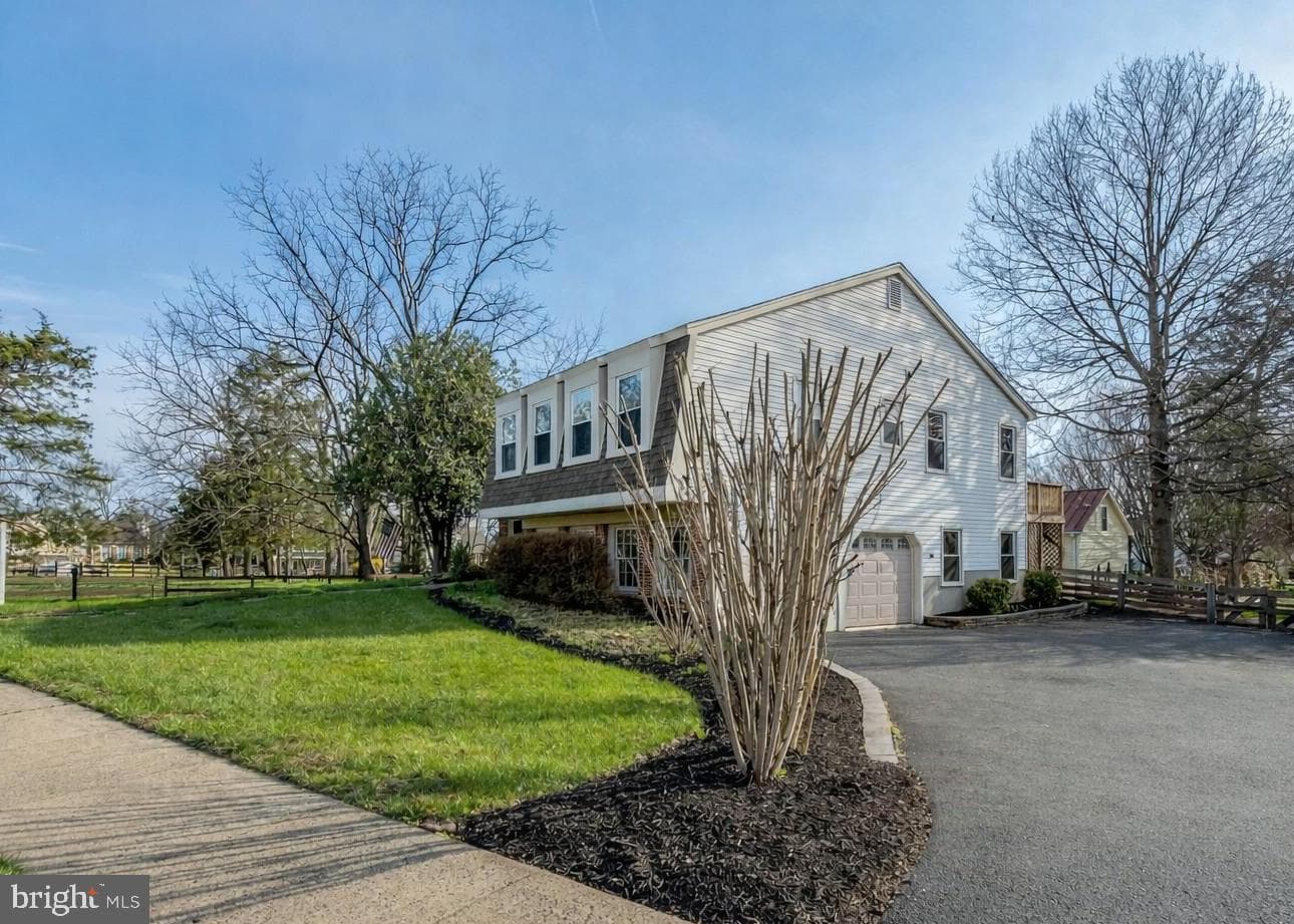 4319 General Kearny Court photo 2