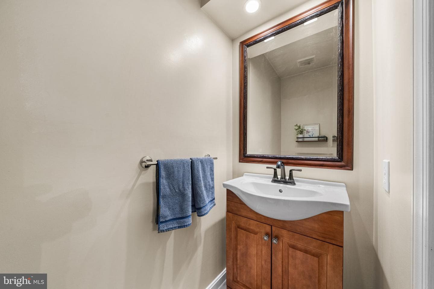 2784 Devonshire Garden Court photo 22