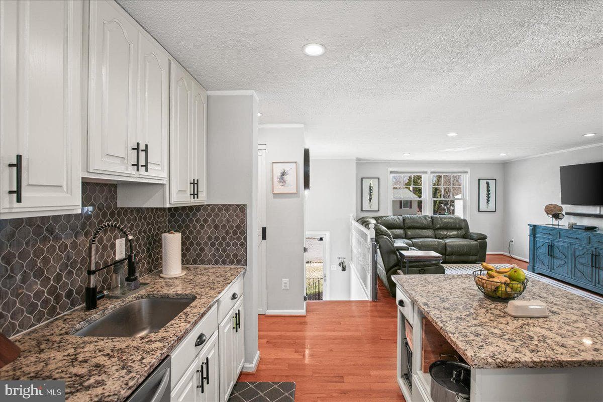 5829 Parakeet Drive photo 12