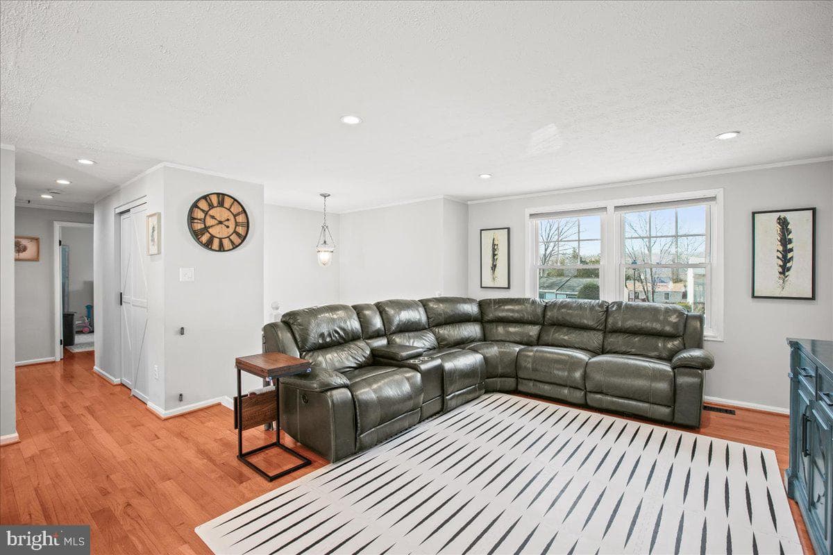5829 Parakeet Drive photo 4
