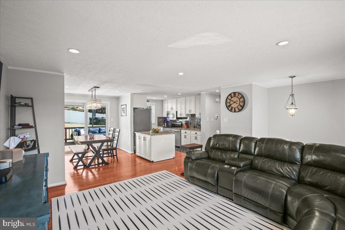 5829 Parakeet Drive photo 5