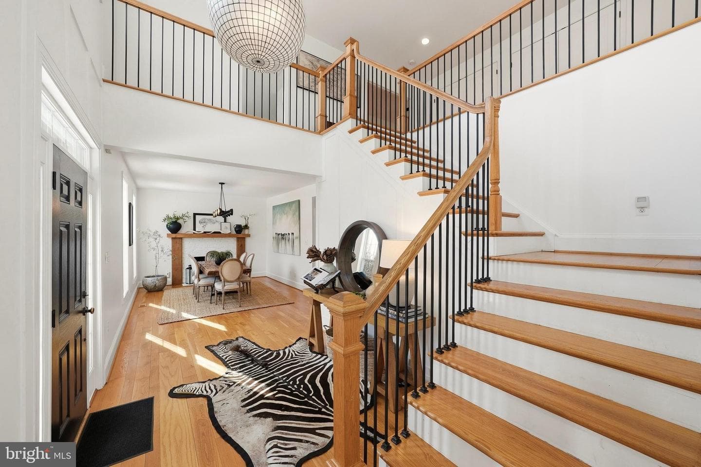 370 Holmes Drive NW photo 2