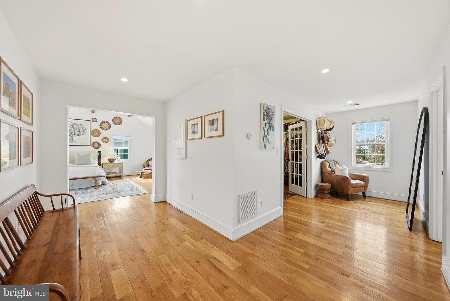 370 Holmes Drive NW photo 36