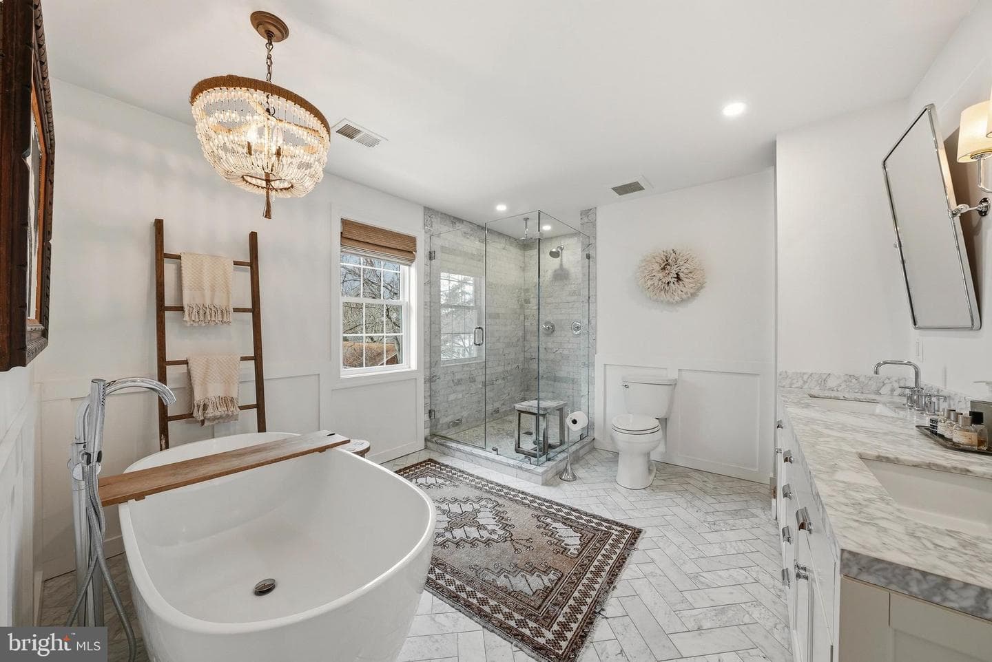 370 Holmes Drive NW photo 42