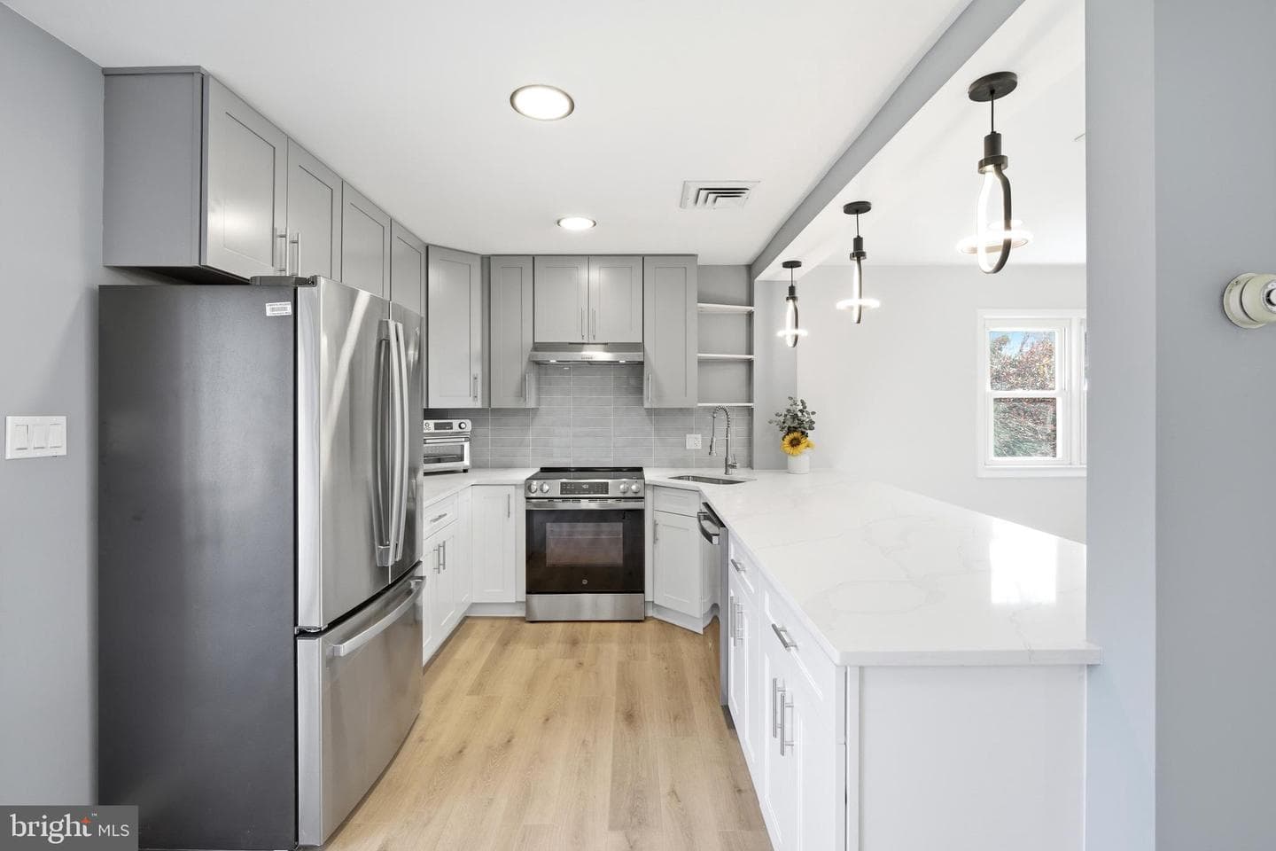 7917 Ashton Street photo 6